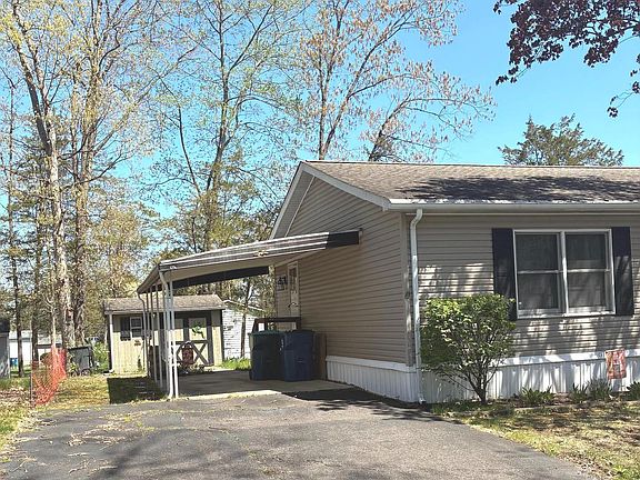 2nd image of 722 Dogwood Dr