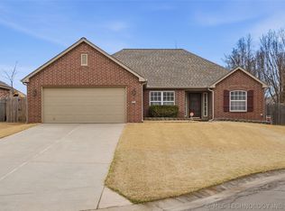 19721 E 50th St S, Broken Arrow, OK 74014