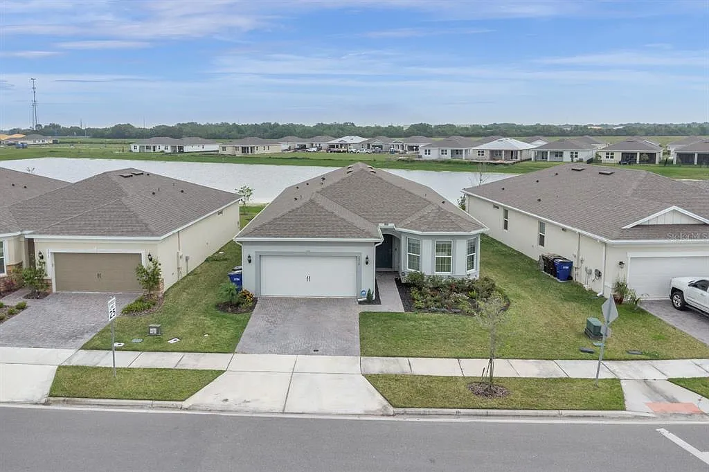 3 bed, 3.0 bath, 2175 sqft, $2,950 — Photo 4