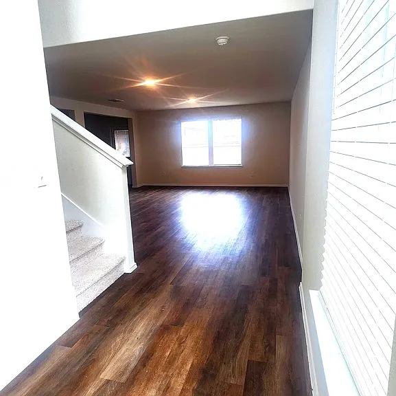10318 Glimmer — Photo 4