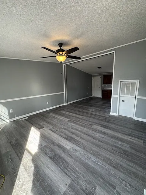 122 Oak St