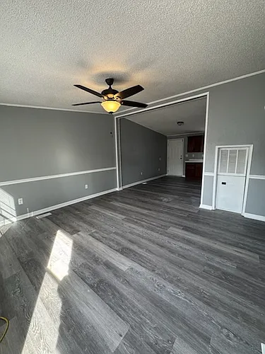 126 Oak St Photo 1