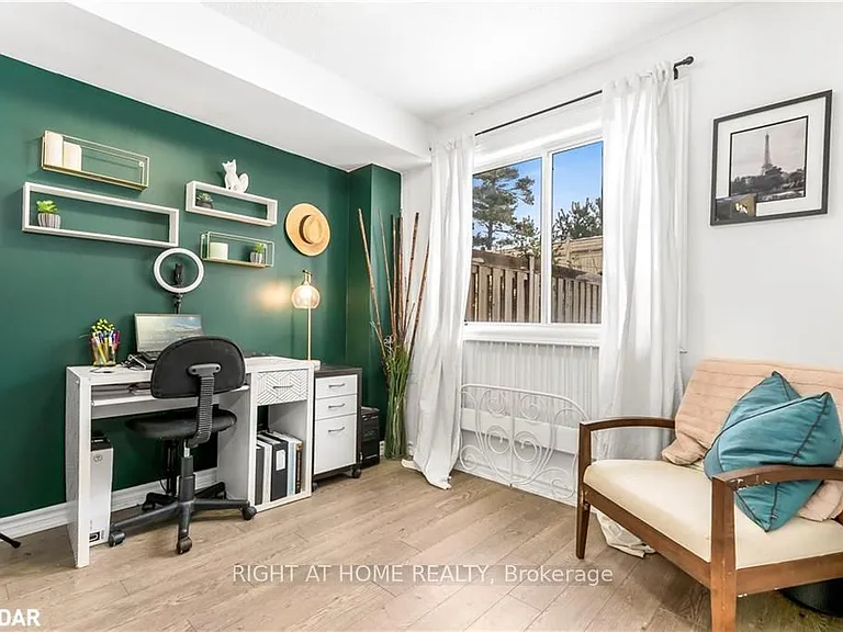 53 Ferndale Dr S #3 — Photo 5