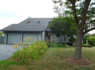 33 Village Dr, Milton, VT 05468