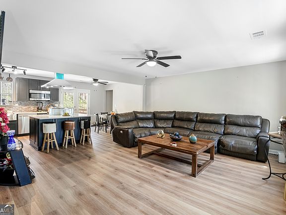 5th image of 879 Spring Oak Ct
