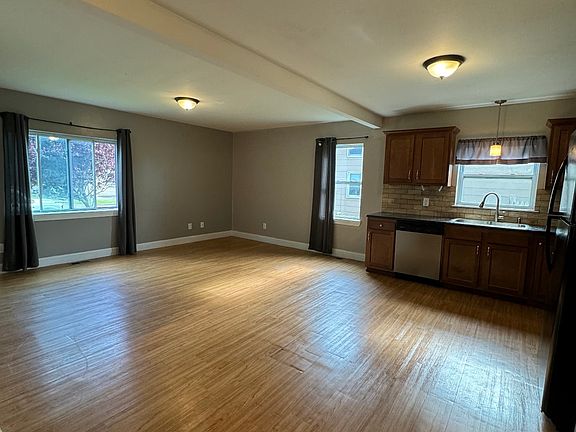 3rd image of 103 Sawyer Ave #1