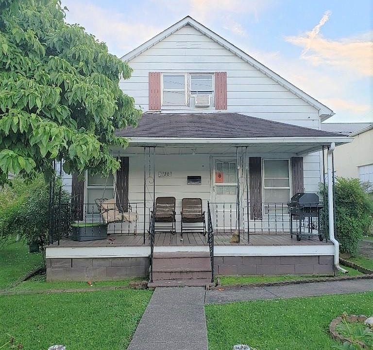1st image of 1120 Maple St