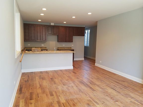 3rd image of 2450 W Diversey Ave #1