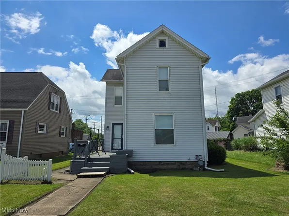 815 Denman Ave, Coshocton, OH 43812