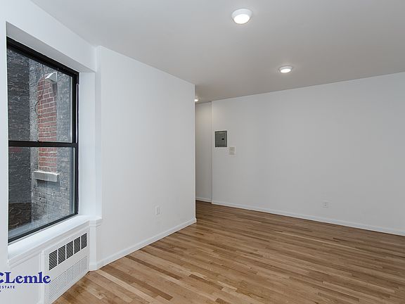 5th image of 1324 Lexington Ave #4D
