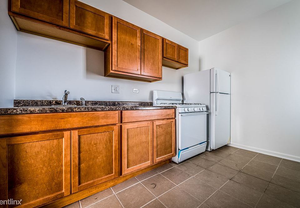 7300 S Yates Apartments Chicago Kitchen_1