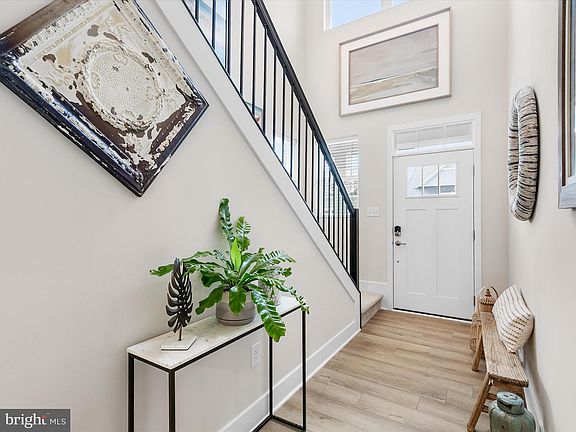 4th image of 34240 Graham Cir