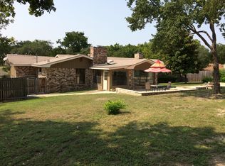 521 Valley Dr, Kerrville, TX 78028