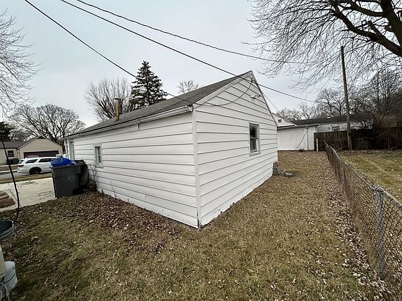 4th image of Blackburn Dr