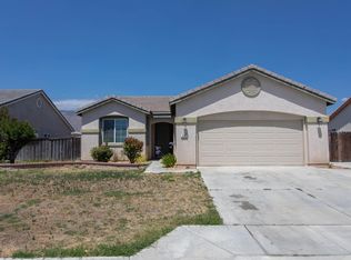 913 Peaceful Ln, San Jacinto, CA 92582