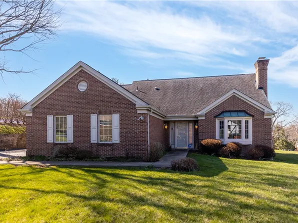 2689 Thorntree Dr, Pittsburgh, PA 15241