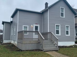 372 W Station St, Saint Anne, IL