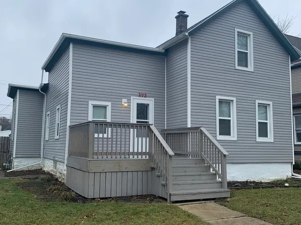 372 W Station St, Saint Anne, IL 60964