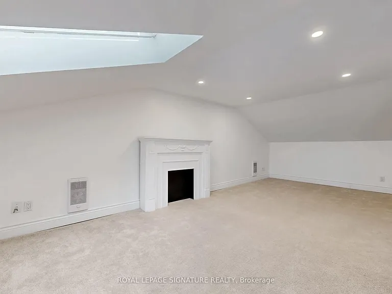 117 Westmount Ave #UPPER — Photo 12