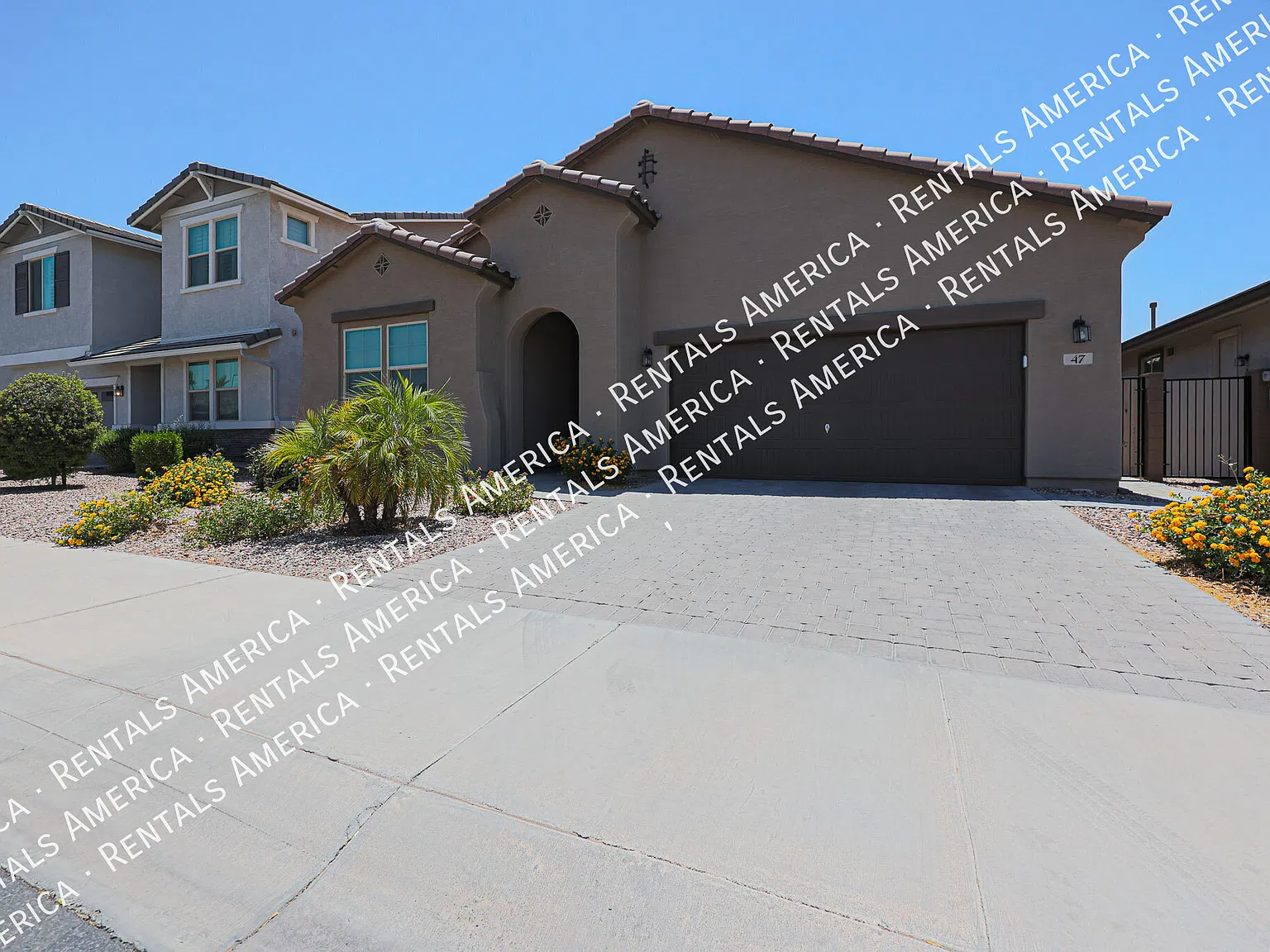 Awesome three bedroom home in the heart of Gilbert — Photo 3