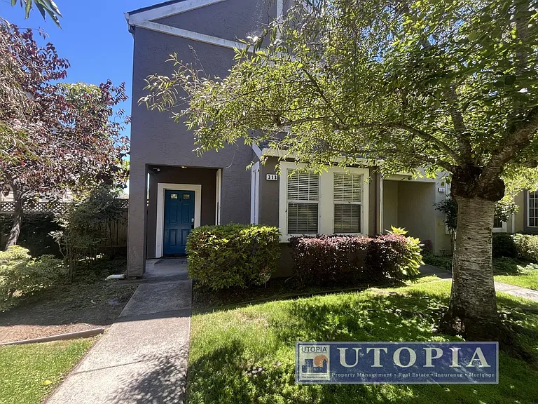 313 Village Cir — Photo 2