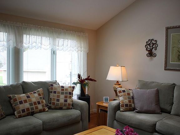 4th image of 12 Tulip Cir #20