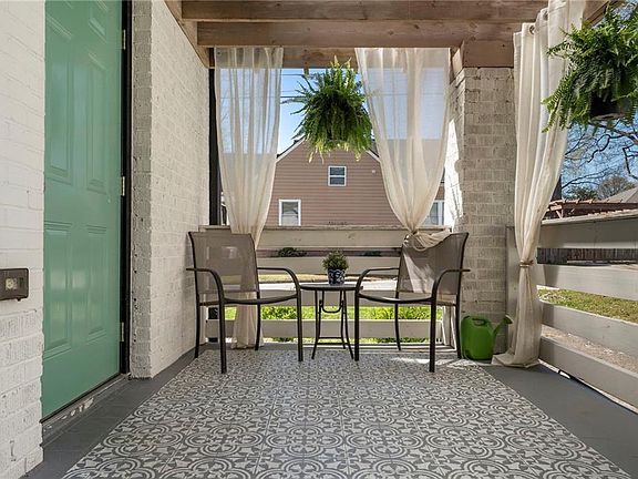 5th image of 704 Rochelle Dr SW