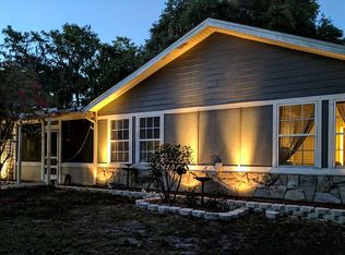 413 Whitcomb Dr, Geneva, FL 32732