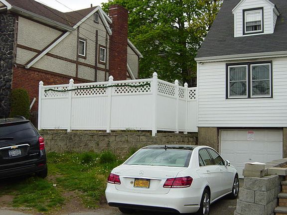 3rd image of 3867 Hylan Blvd