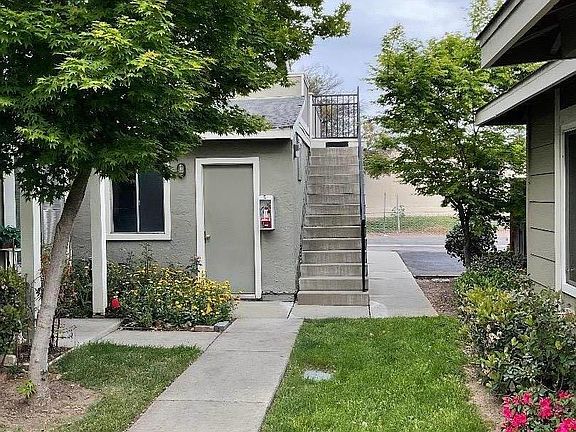 2nd image of 1370 Crucero Dr APT D
