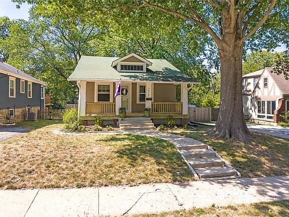 4th image of 7218 Grand Ave