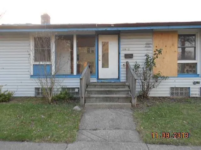 12612 Benham Ave photo 1