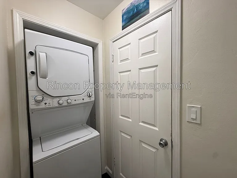 238 Douglas Ave — Photo 16