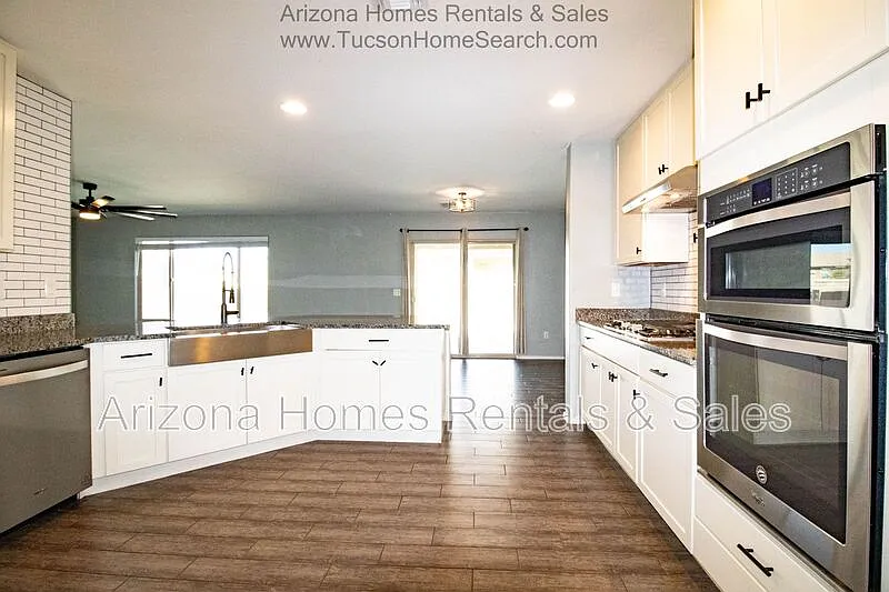 4 bed, 3.0 bath, 2212 sqft, $2,500 — Photo 4