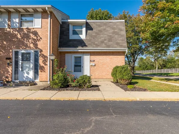 501 Adrian Ct, Brookville, OH 45309