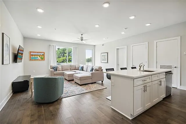 900 Bartholomew St #416 — Photo 7