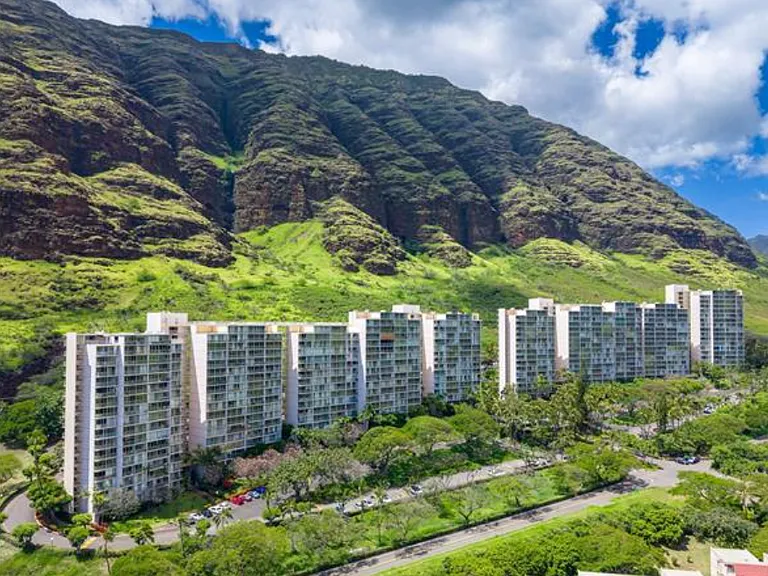 Makaha Valley Towere