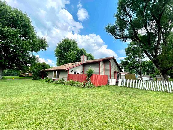 3rd image of 4801 W Riverbend Dr