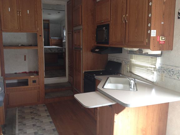 4th image of 118 Clairmar Cir