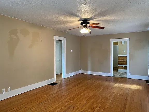 3 bed, 1100 sqft, $1,575 — Photo 4