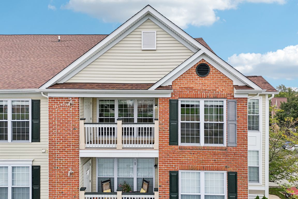 Shelley Cir-L3009-067.jpg