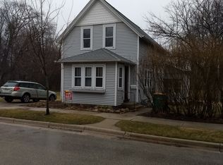 W57N524 Hilbert Ave, Cedarburg, WI 53012