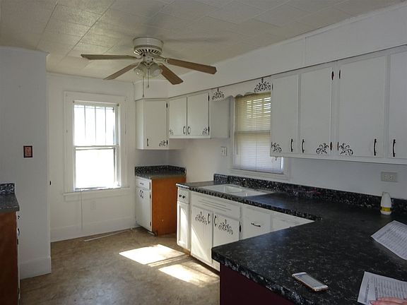 4th image of 4113 Lincolnway E
