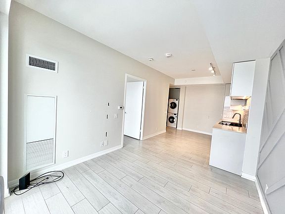 3rd image of 898 Portage Pkwy #2111