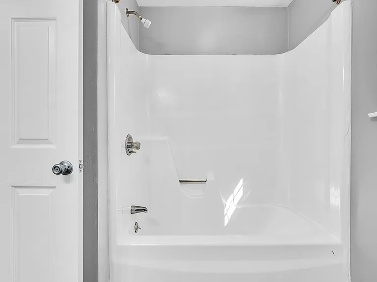 Foxcroft Apartments — Photo 11