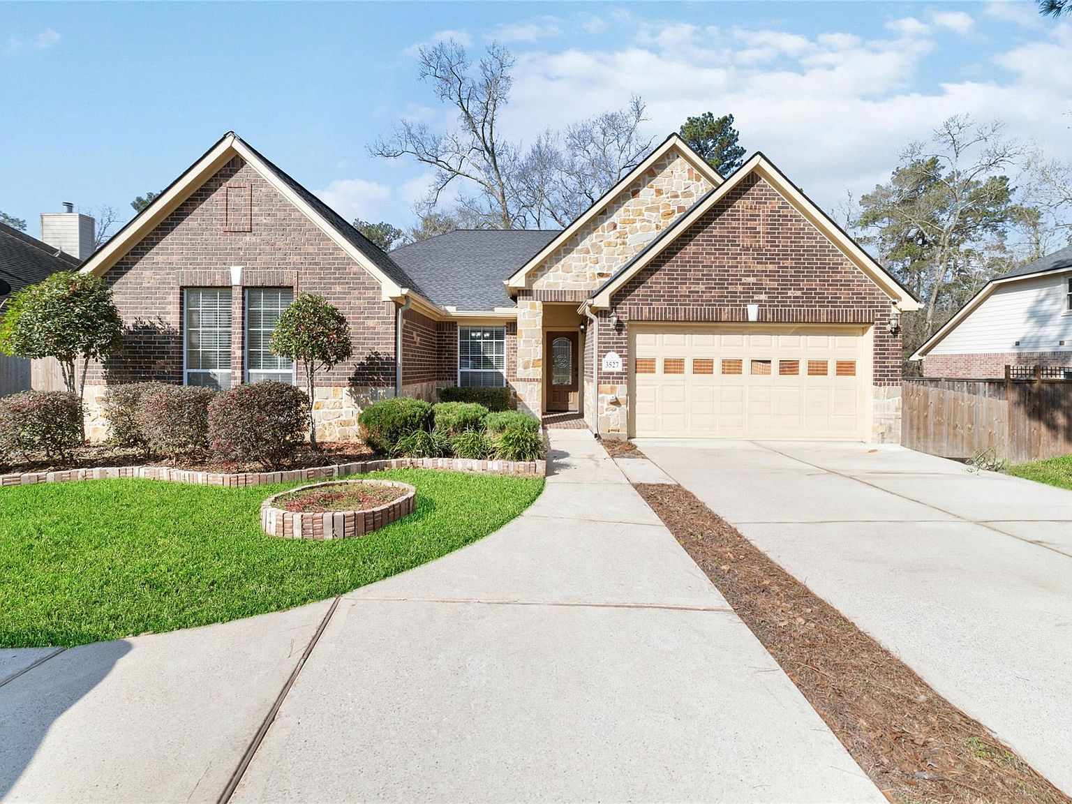 3527 Oak Lndg, Conroe, TX 77304 | MLS #72393919 | Zillow