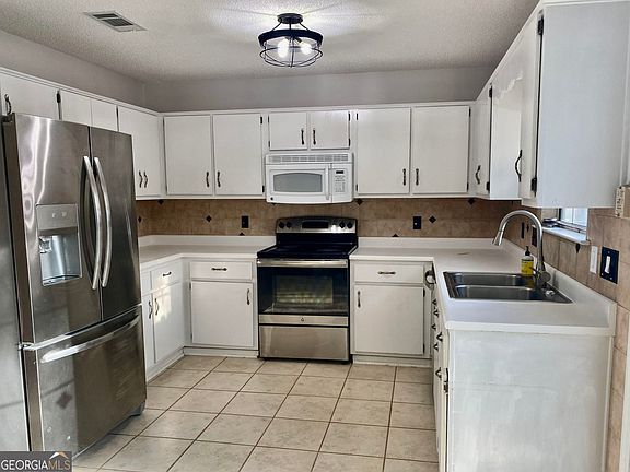 3rd image of 103 Turtle Creek Dr