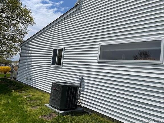 3rd image of 606 Dove Ct #606