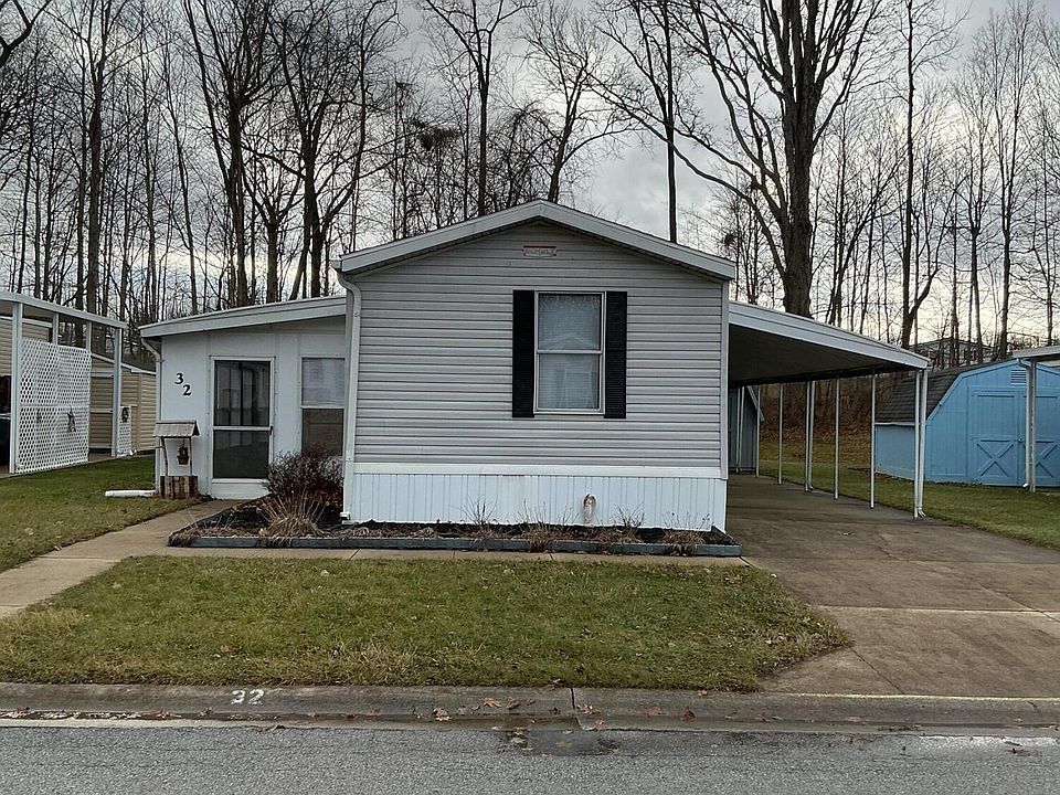 1st image of 32 Lakeside Dr