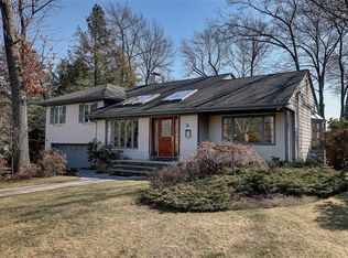 16 Woodland Ter, Providence, RI 02906